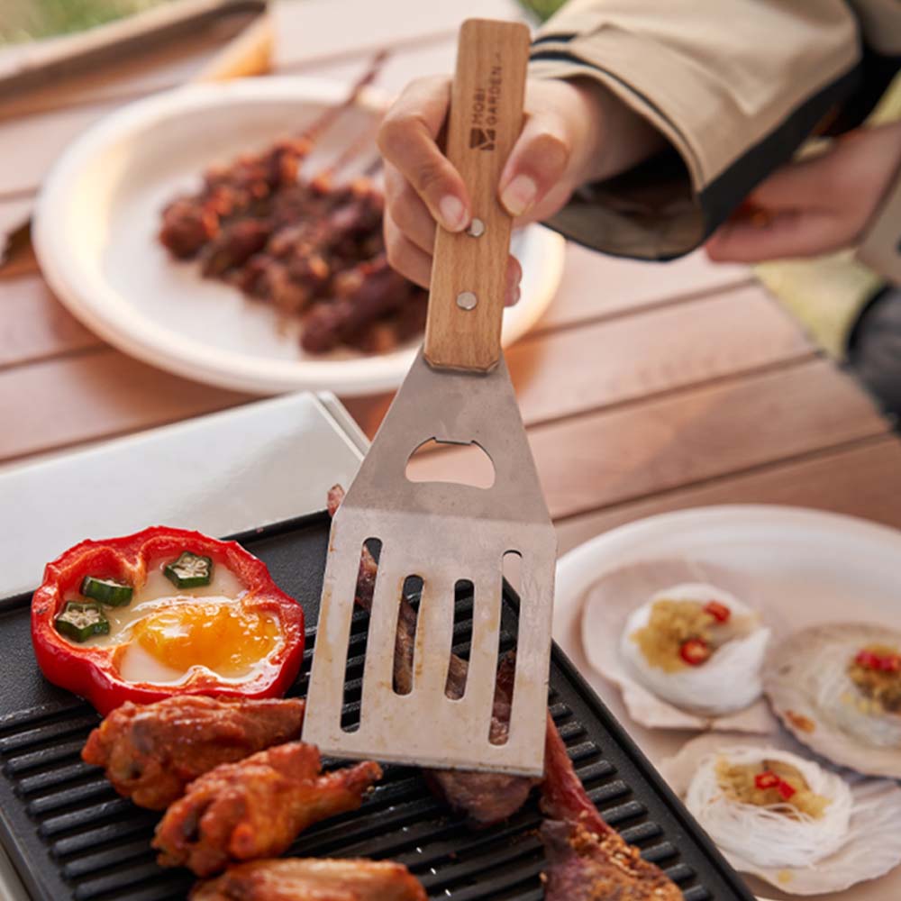Mobi Garden Four Pieces Barbecue Tool Set